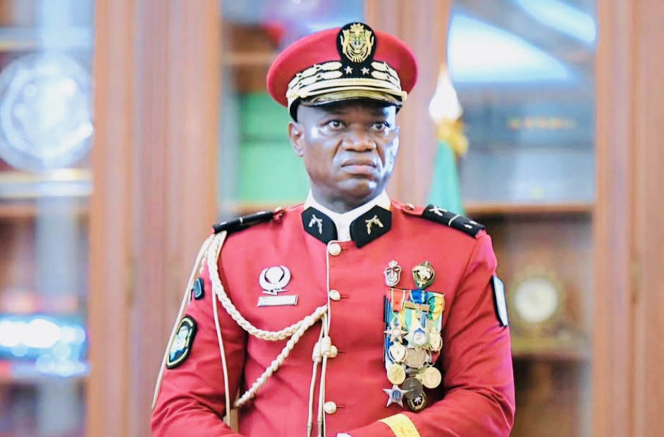 Le général Oligui Nguema annonce sa candidature à la présidentielle au&nbsp;Gabon