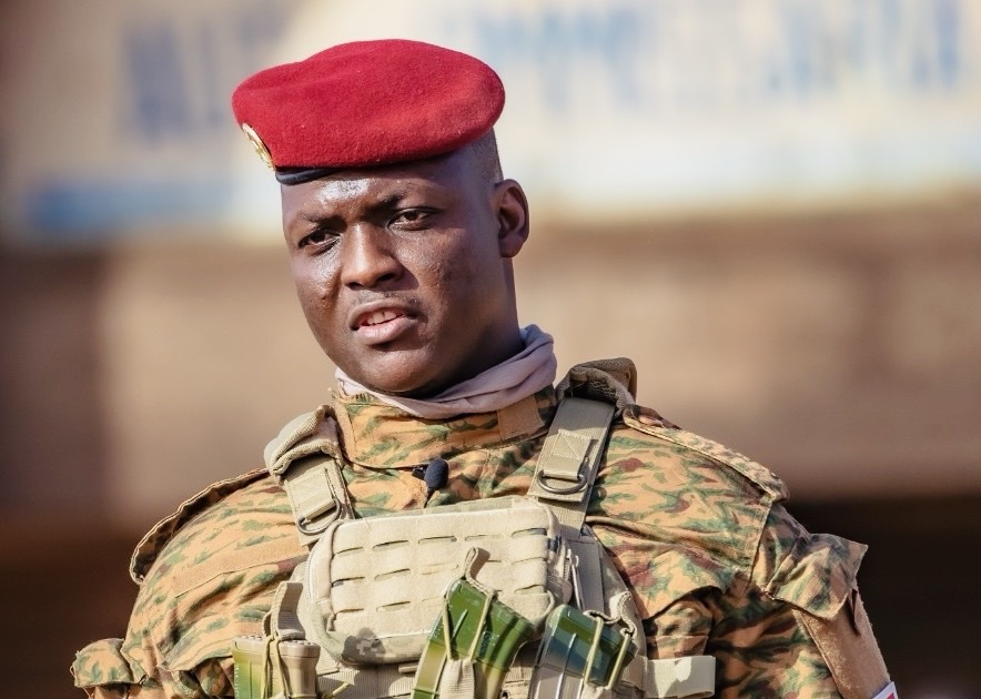 Le Capitaine Ibrahim Traoré est arrivé en révolutionnaire et dirige en&nbsp;révolutionnaire