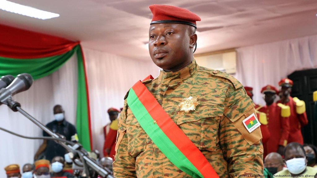 Urgent – Le Togo confirme l’extradition de Damiba vers le Burkina&nbsp;Faso